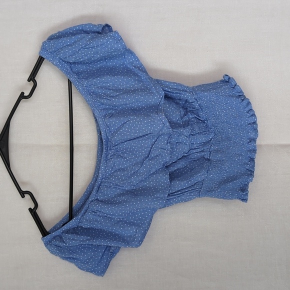 Forever 21 Tops - 🍉 Forever 21 Light Blue Dot Off Shoulder Smocked Crop Top Size Small
